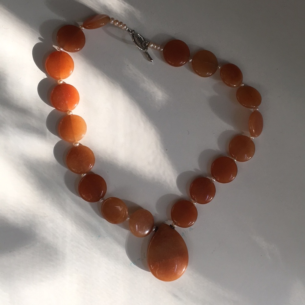 Honey jade and pearls necklace